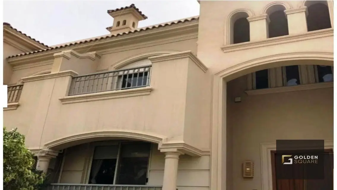 فيلا فاخرة بمساحة واسعة وميزات استثنائية
