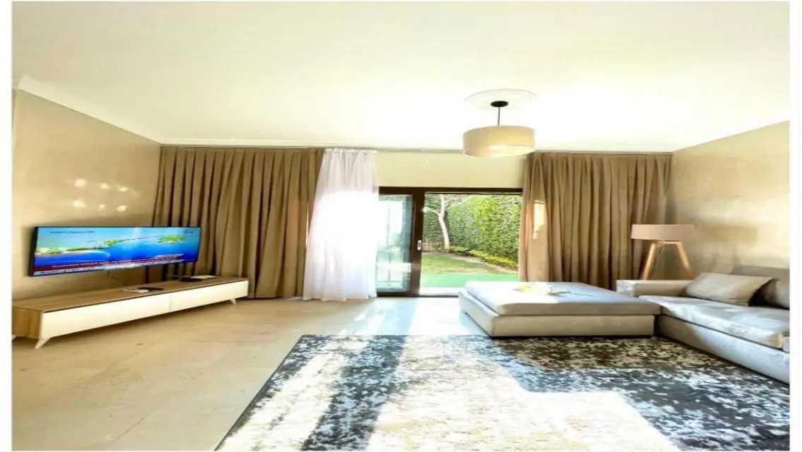 Luxurious Apartment in Golden Square