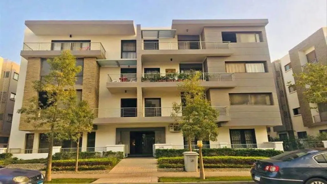 Stunning Villa with Lakes View in a Premium Community