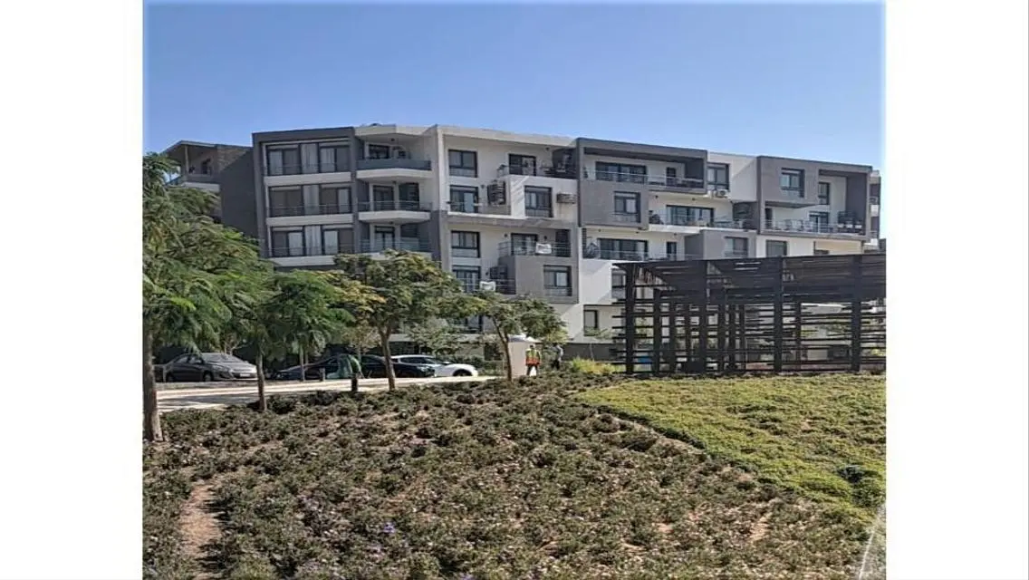 Stunning Villa with Lakes View in a Premium Community
