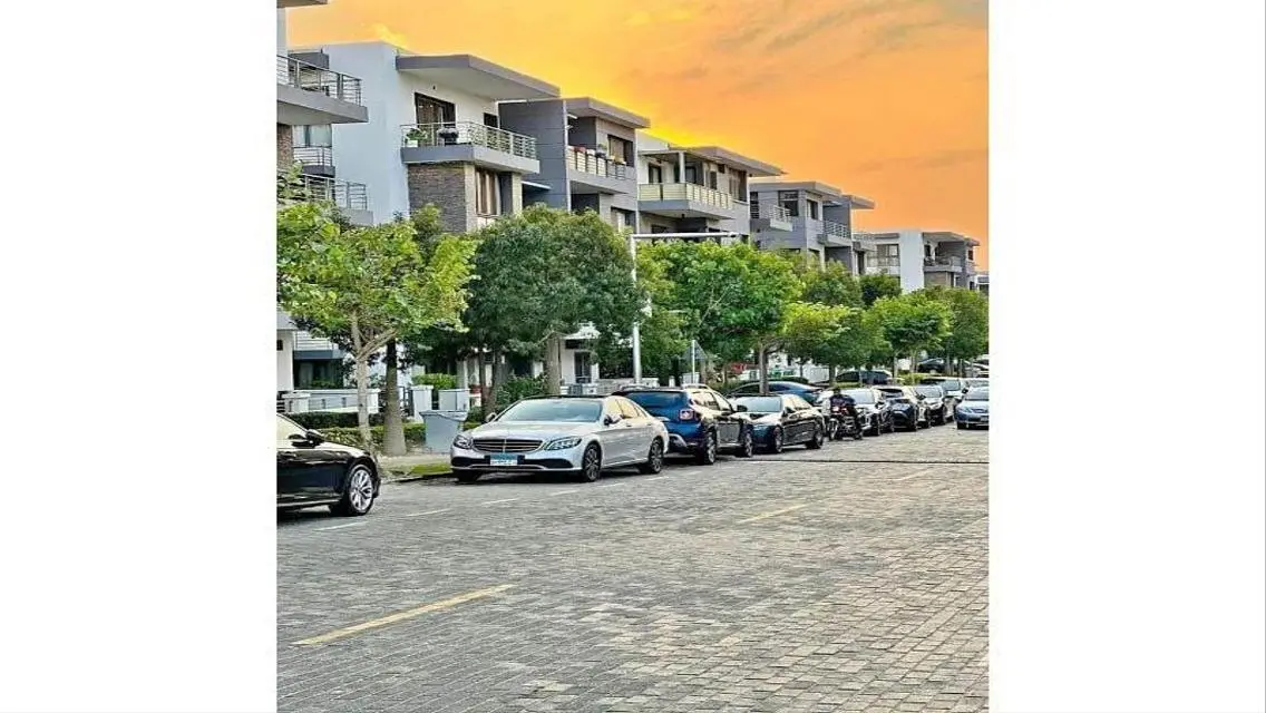 Stunning Villa with Lakes View in a Premium Community
