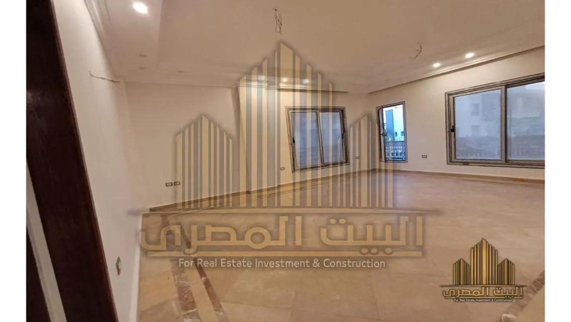 فيلا فاخرة مع حديقة خاصة ومسبح