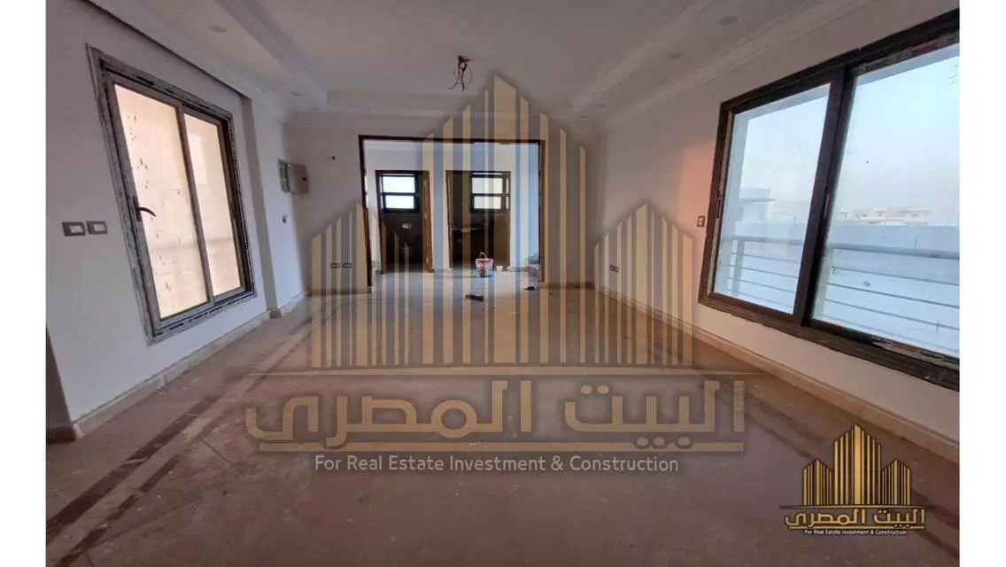 فيلا فاخرة مع حديقة خاصة ومسبح