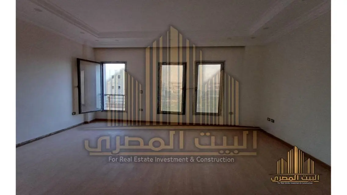 فيلا فاخرة مع حديقة خاصة ومسبح