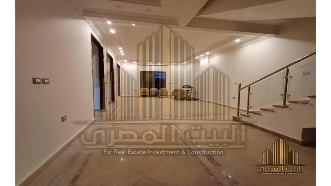 فيلا فاخرة مع حديقة خاصة ومسبح