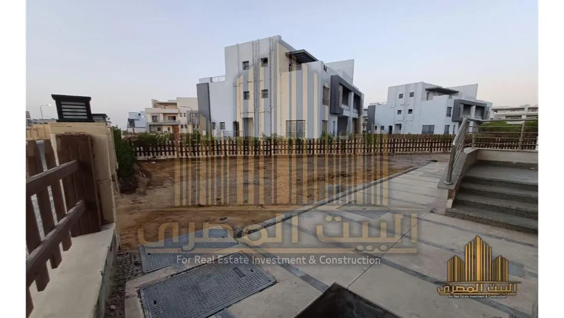 فيلا فاخرة مع حديقة خاصة ومسبح