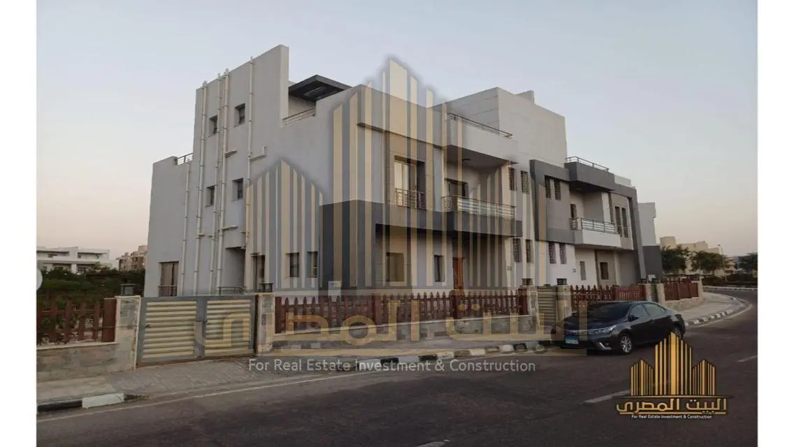 فيلا فاخرة مع حديقة خاصة ومسبح