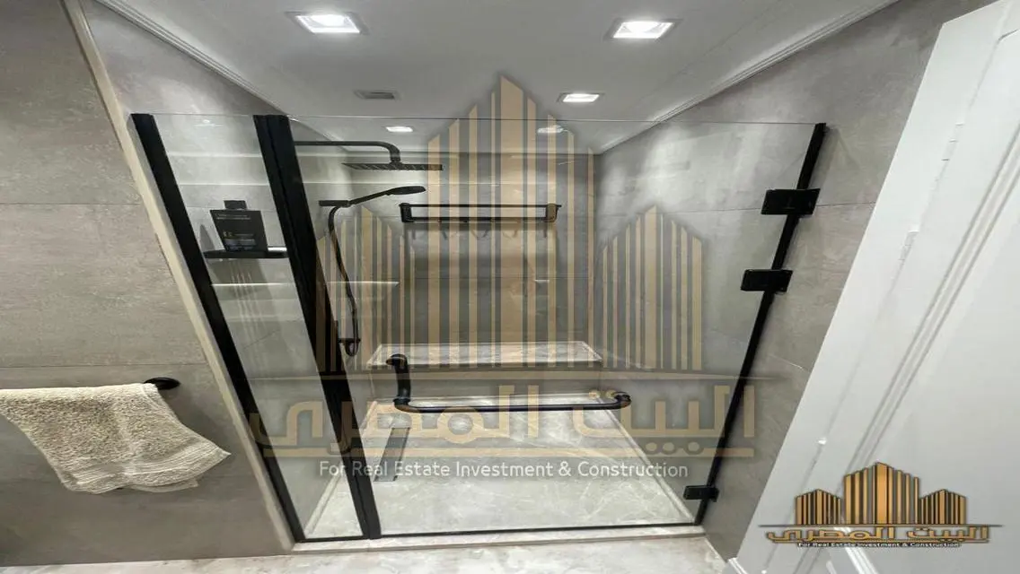 شقة فاخرة 200 متر بموسم كامل في B11