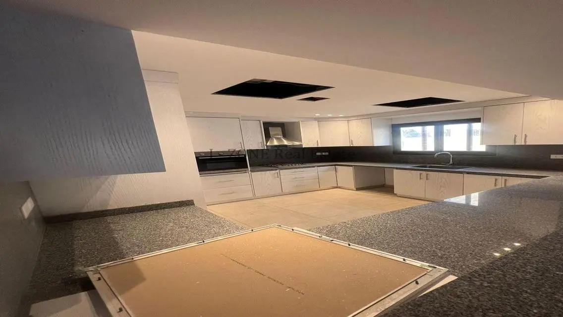 Luxury Apartment in IZON with 3475 meters Space