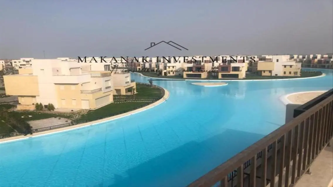 فيلا فاخرة للبيع بمساحة واسعة