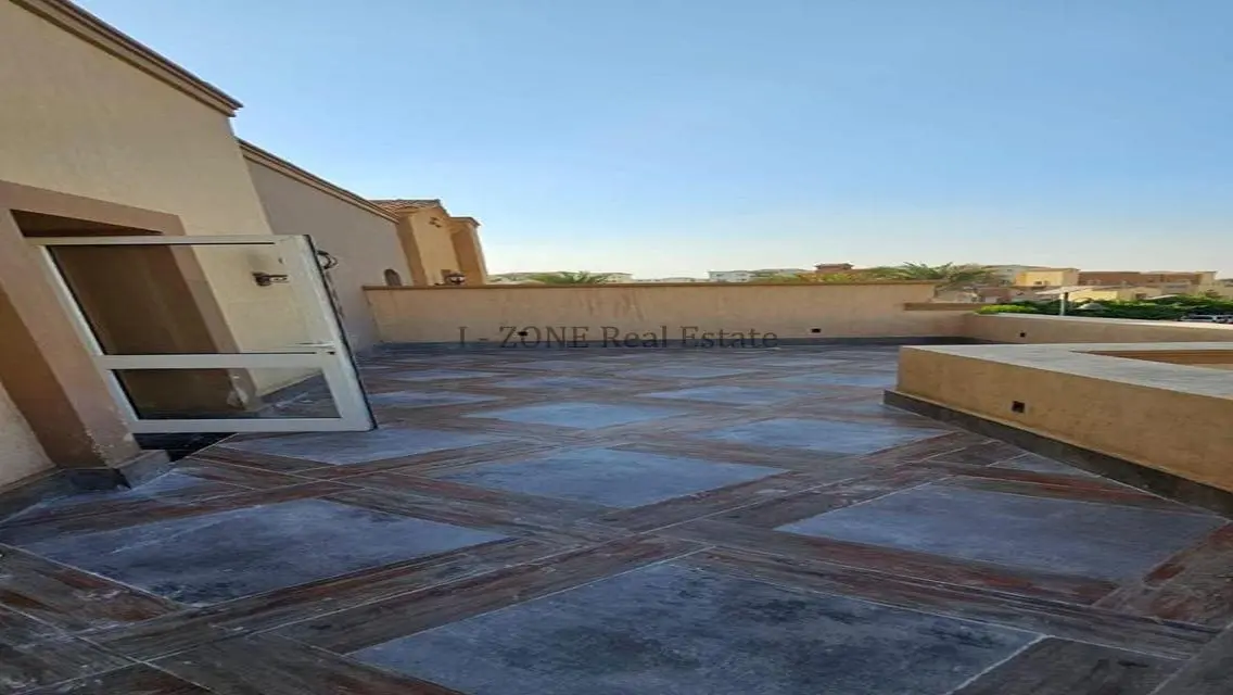 Luxury Apartment with Maid Room and Spacious Balcony