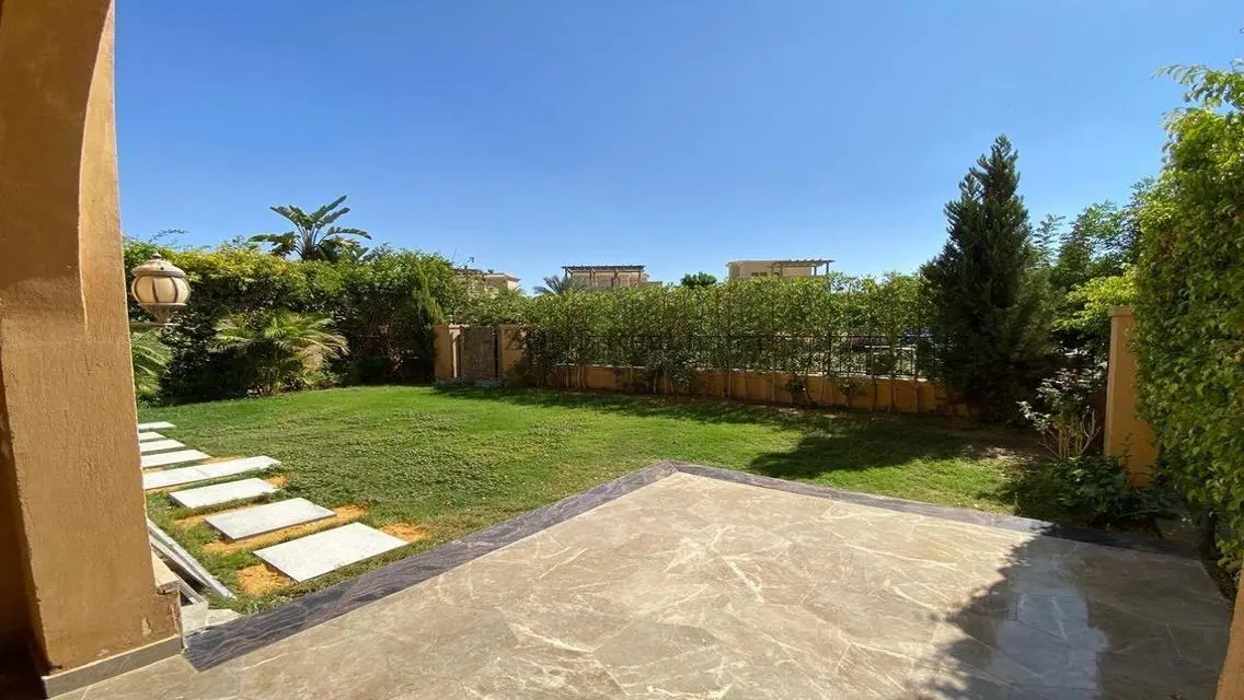 Luxury Apartment with Maid Room and Spacious Balcony
