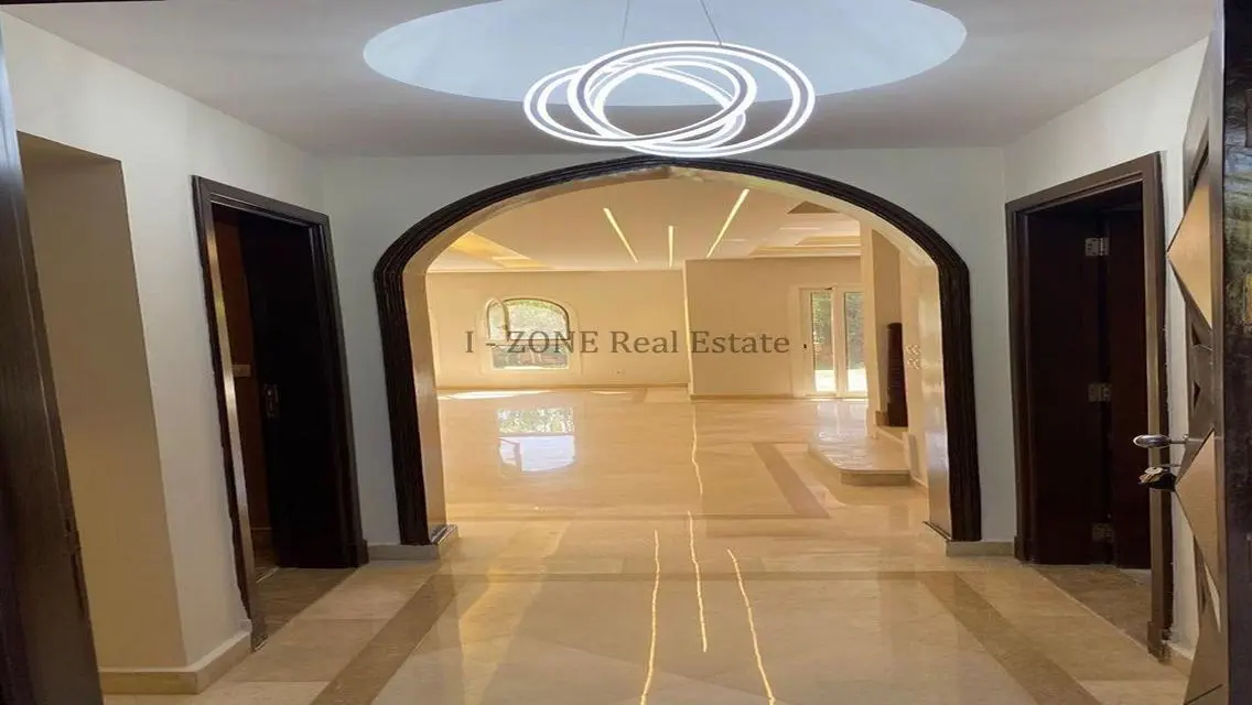 Luxury Apartment with Maid Room and Spacious Balcony