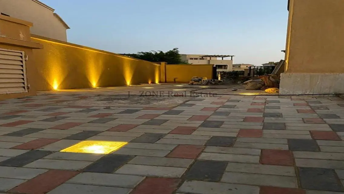 Luxury Apartment with Maid Room and Spacious Balcony