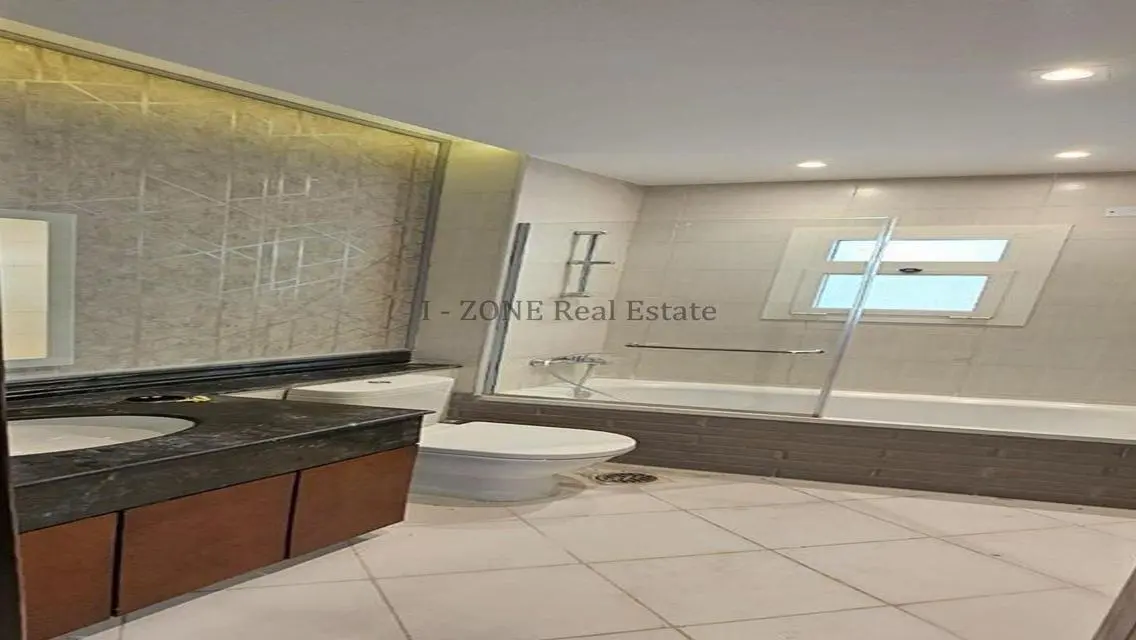 Luxury Apartment with Maid Room and Spacious Balcony