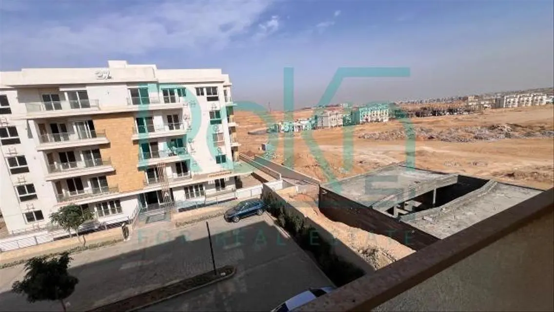 شقة فاخرة بـ 3 غرف نوم وحديقة خاصة بمساحة 150 متر