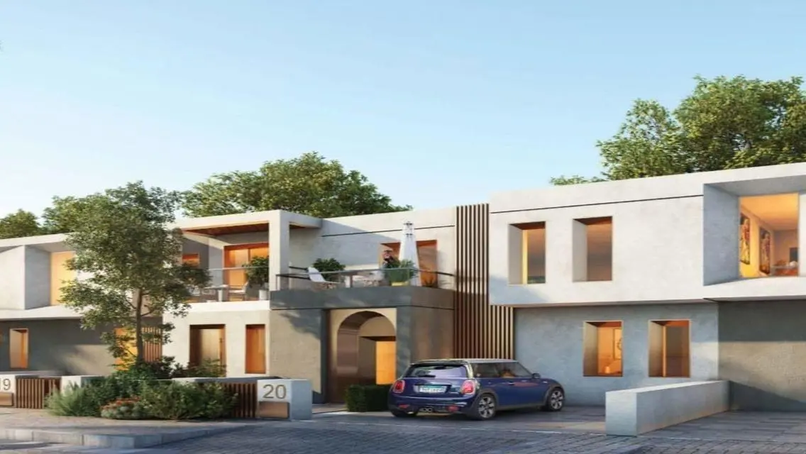 Luxury Villa for Sale with Complete Amenities in Prime Location