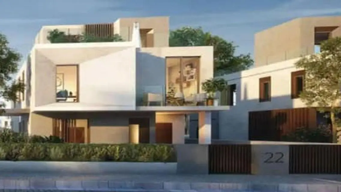 Luxury Villa for Sale with Complete Amenities in Prime Location