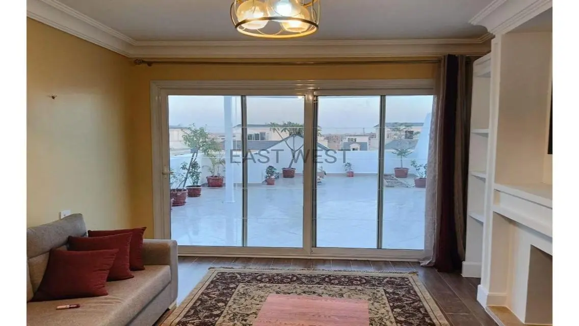 Luxury Apartment with Spacious Design and Stunning Views