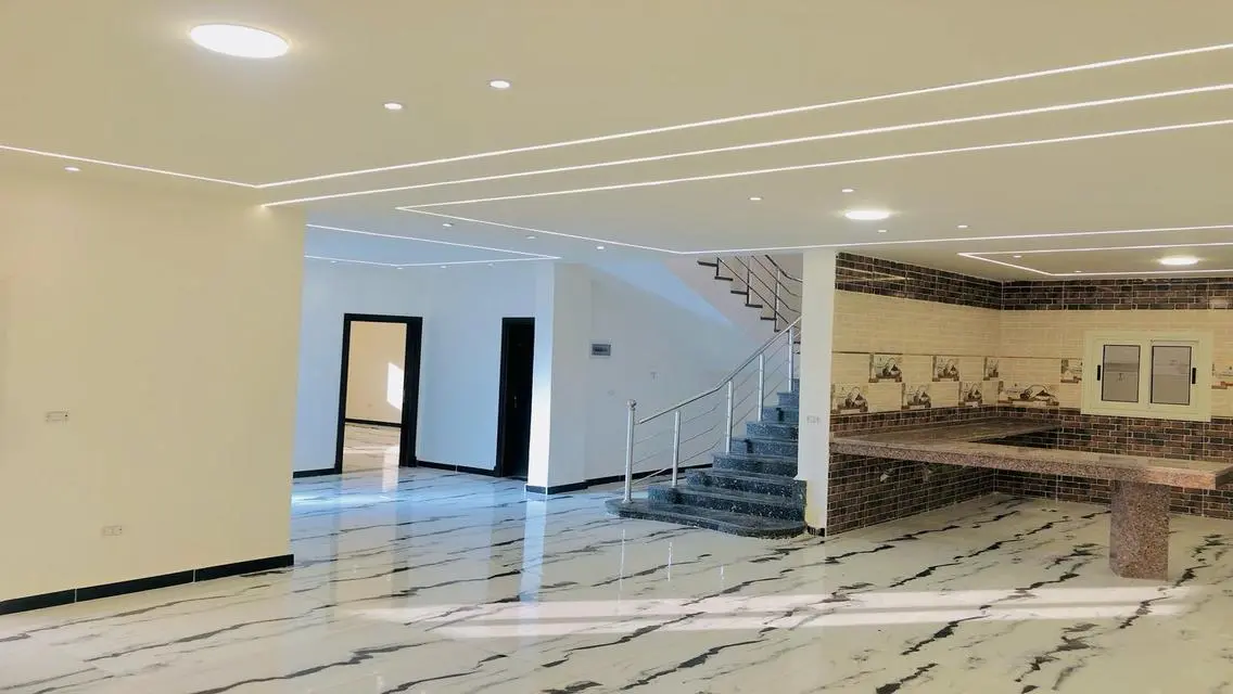 فيلا فاخرة مع حديقة ومسبح خاص