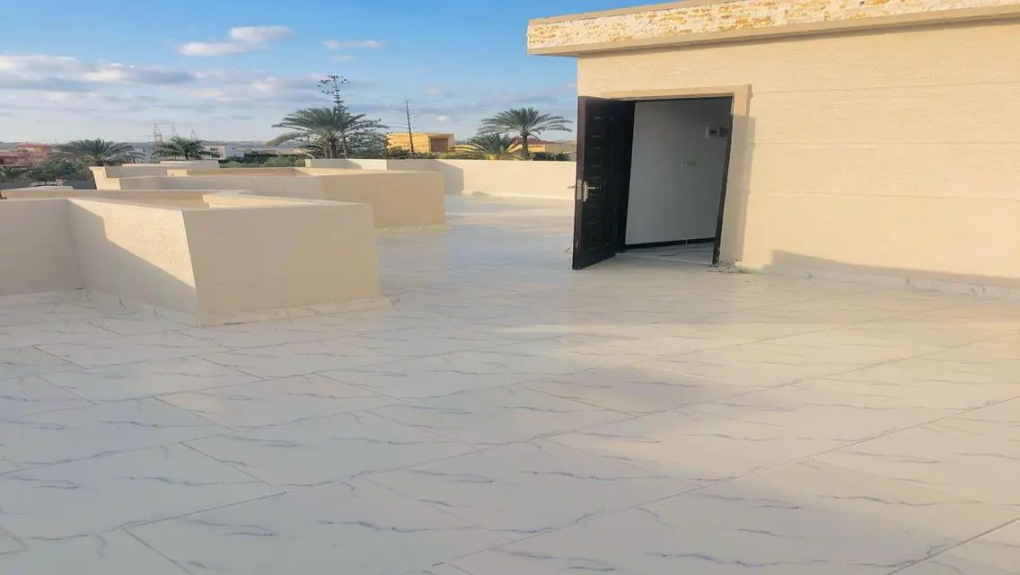 فيلا فاخرة مع حديقة ومسبح خاص