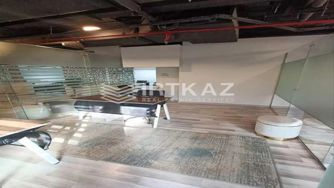 Stunning 200 SqM Apartment in the Heart of the City!