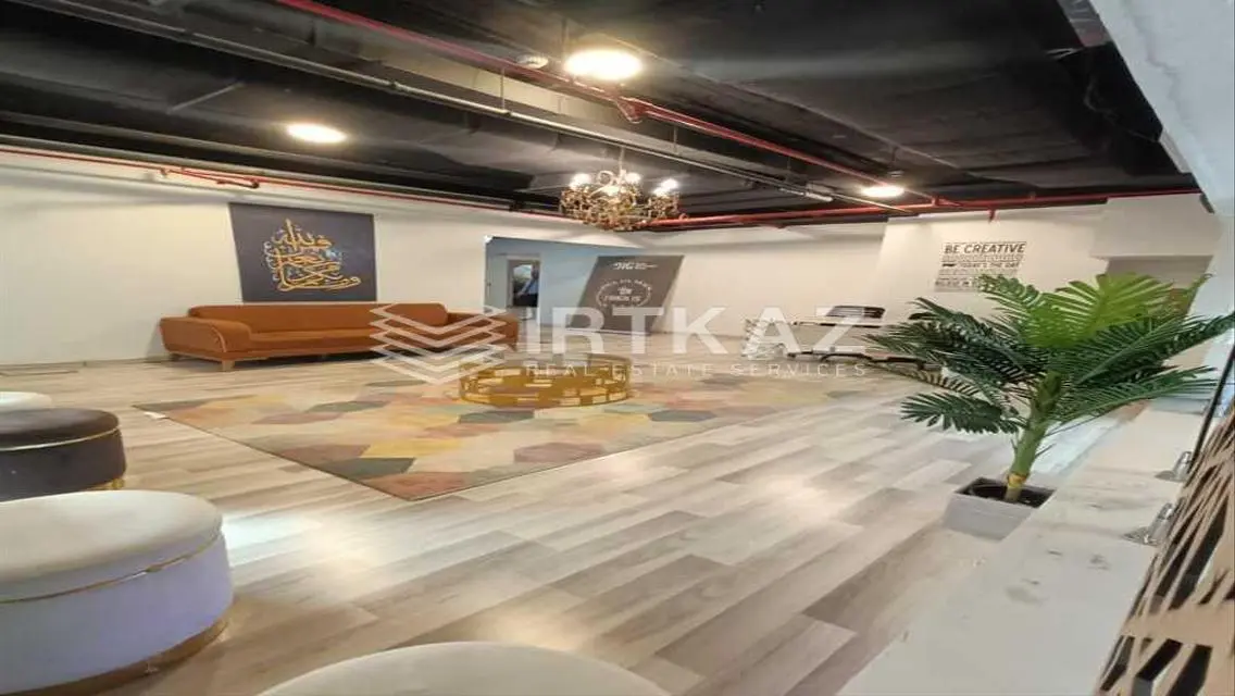 Stunning 200 SqM Apartment in the Heart of the City!