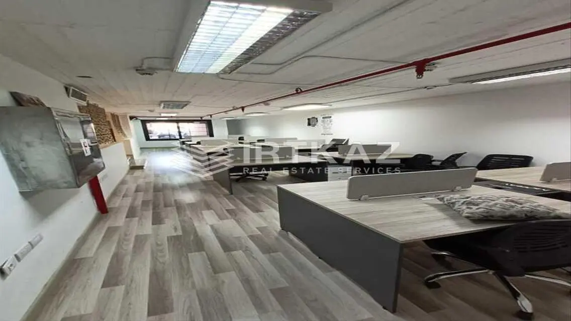 Stunning 200 SqM Apartment in the Heart of the City!