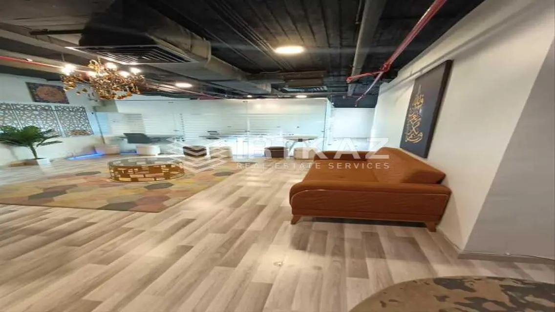 Stunning 200 SqM Apartment in the Heart of the City!