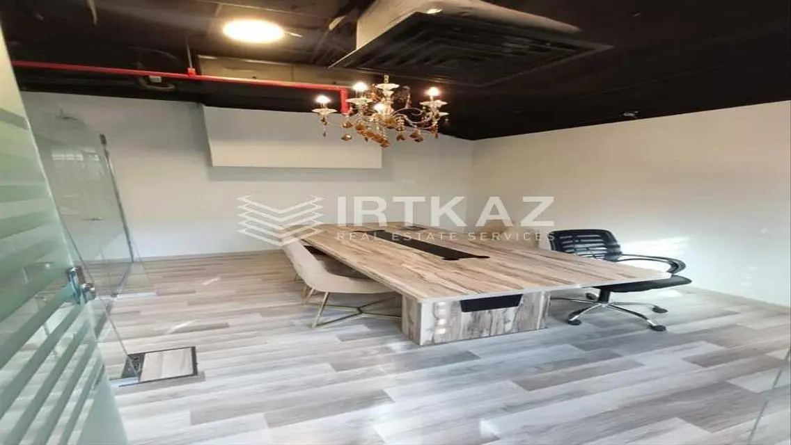 Stunning 200 SqM Apartment in the Heart of the City!