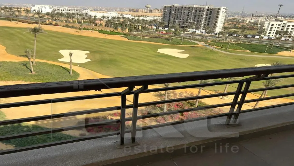 شقة فاخرة للبيع تضم 3 غرف نوم