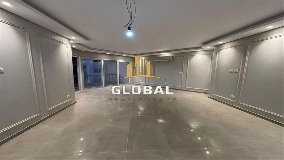 2-Bedroom Apartment in Hyde Park
