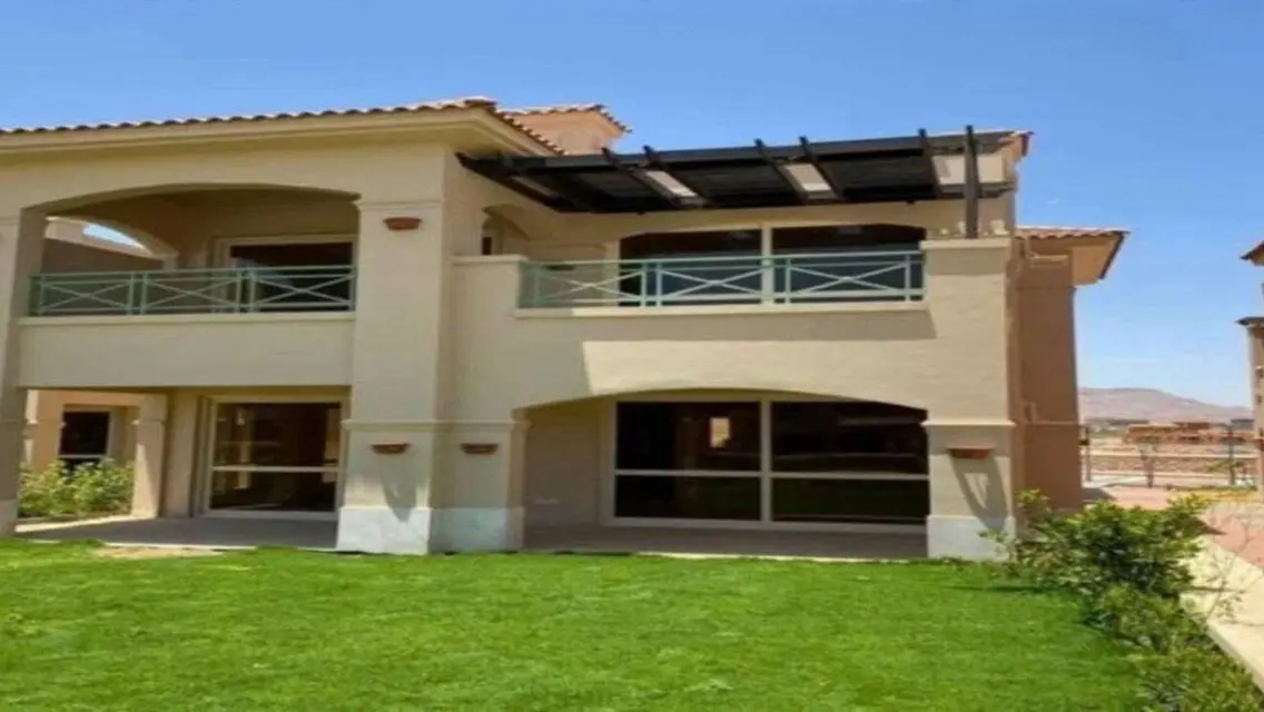 Luxury Apartment with Private Garden and Shared Pool