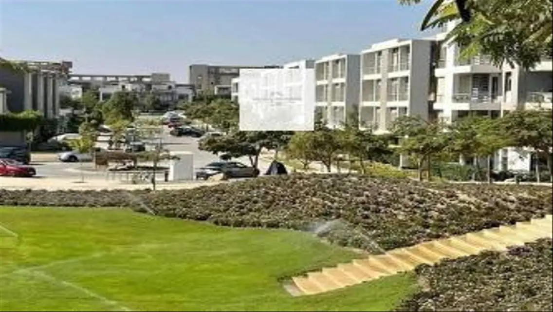 شقة فاخرة للإيجار بإطلالة على البحيرات
