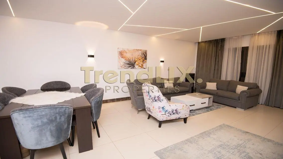 Luxurious Apartment with Spacious Layout in the Heart of the City