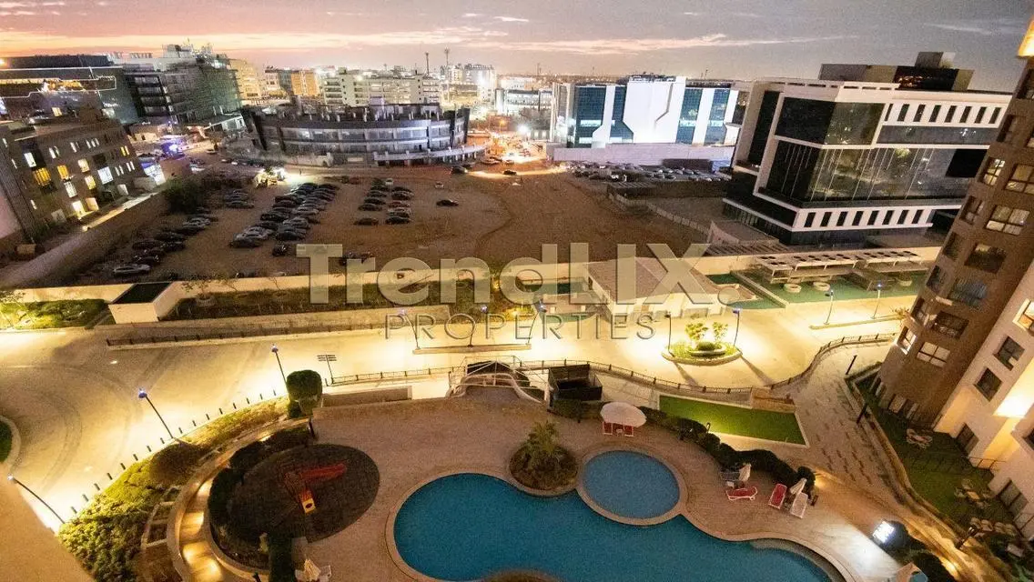 Luxurious Apartment with Spacious Layout in the Heart of the City