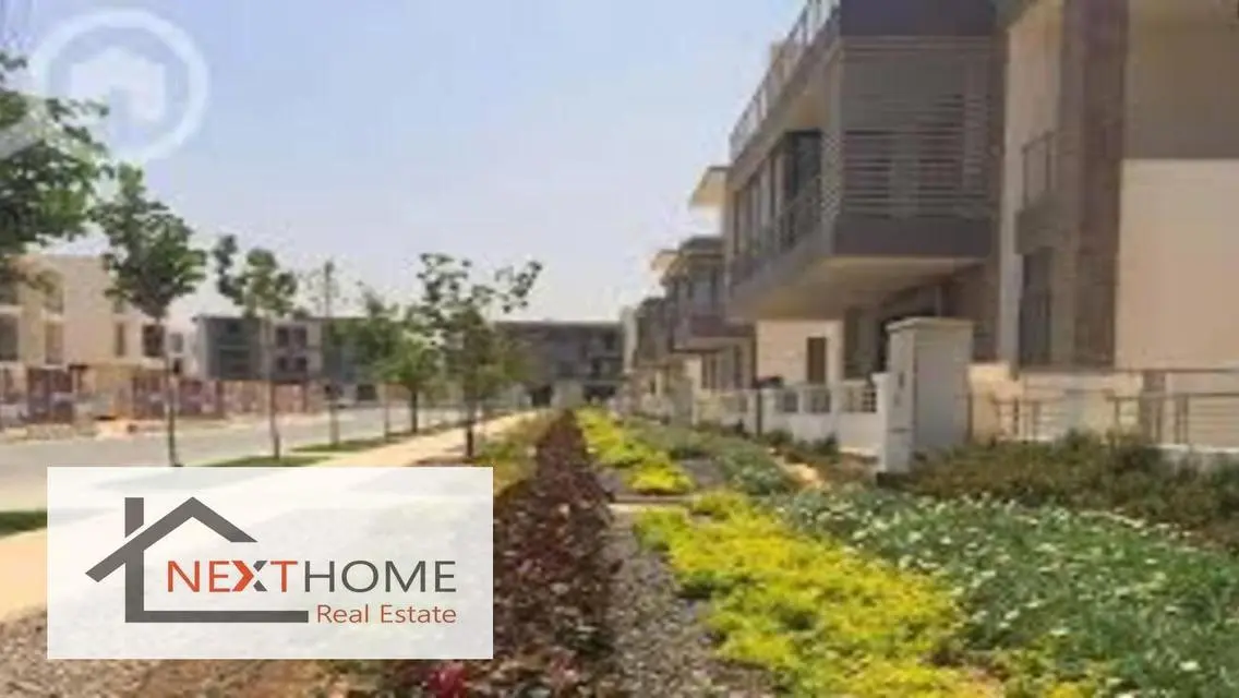 شقة فاخرة للبيع بحديقة خاصة ومسبح مشترك - Next Home