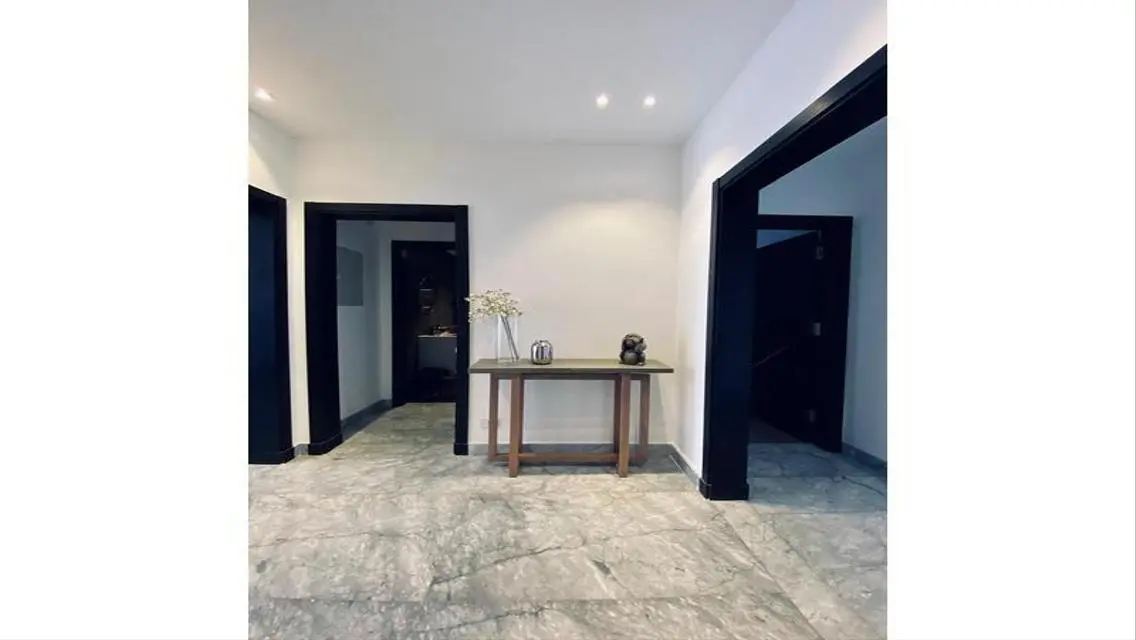 Luxury Apartment for Sale - Spacious 205 Meter in Prime Location