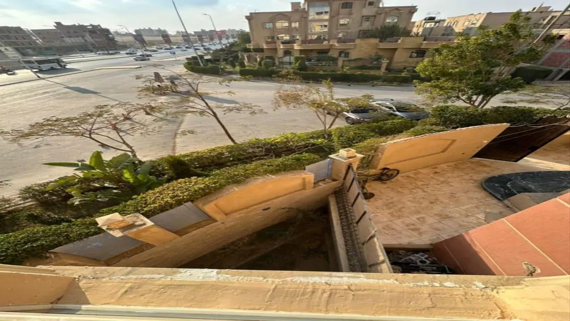 شقة فاخرة بمساحة 200 متر في قلب المدينة