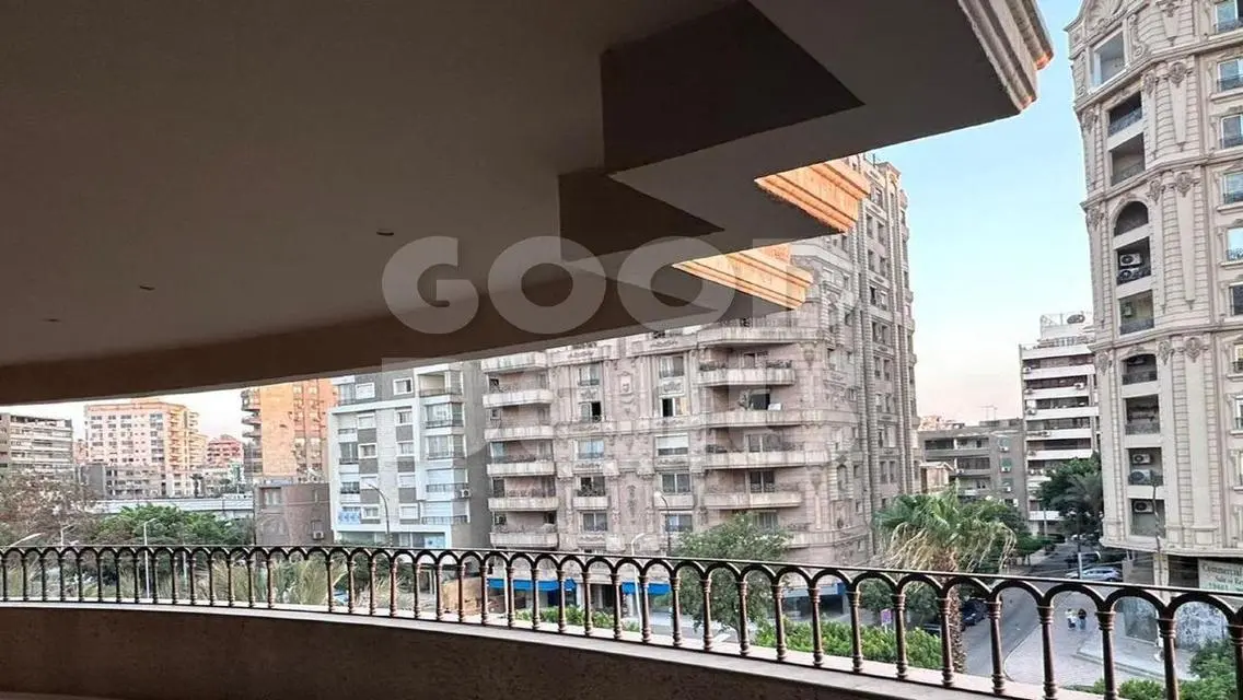 فيلا فاخرة للبيع مع مميزات رائعة