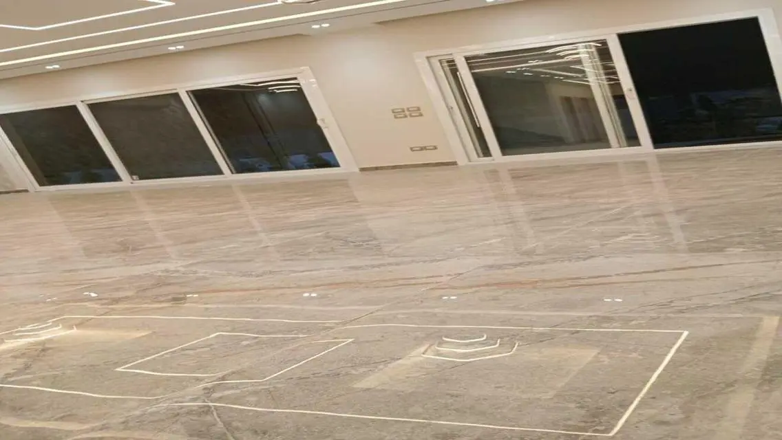 شقة مميزة للبيع في موقع استراتيجي
