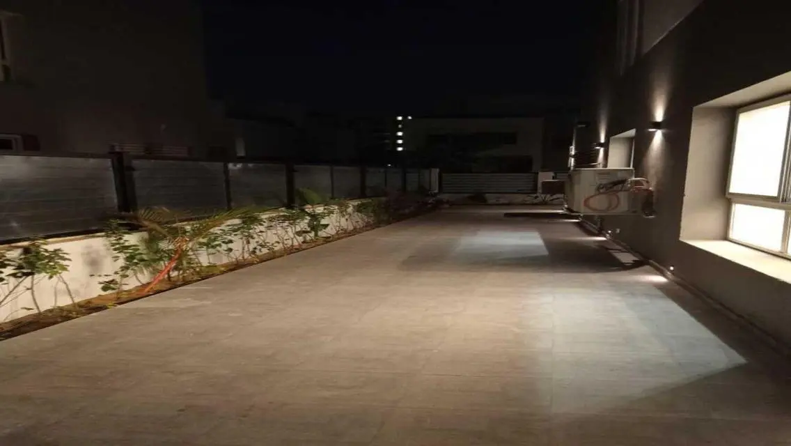 شقة مميزة للبيع في موقع استراتيجي