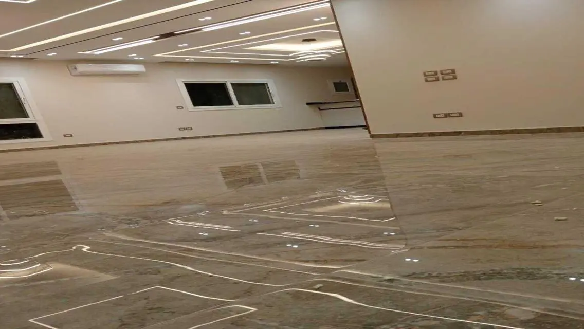 شقة مميزة للبيع في موقع استراتيجي