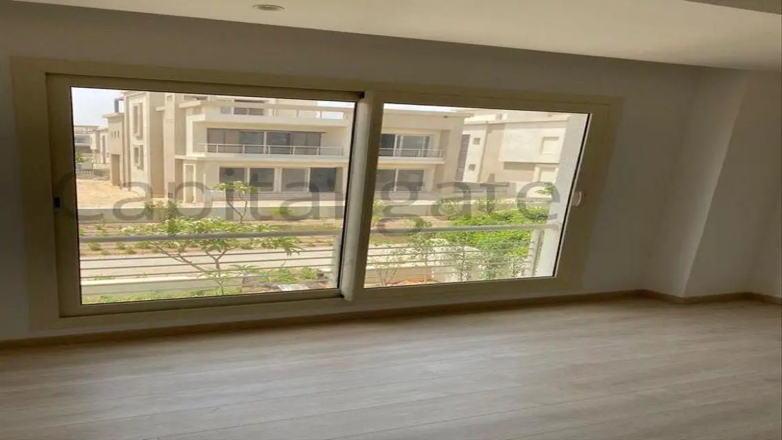 Luxury Villa with Private Garden and Amazing Amenities