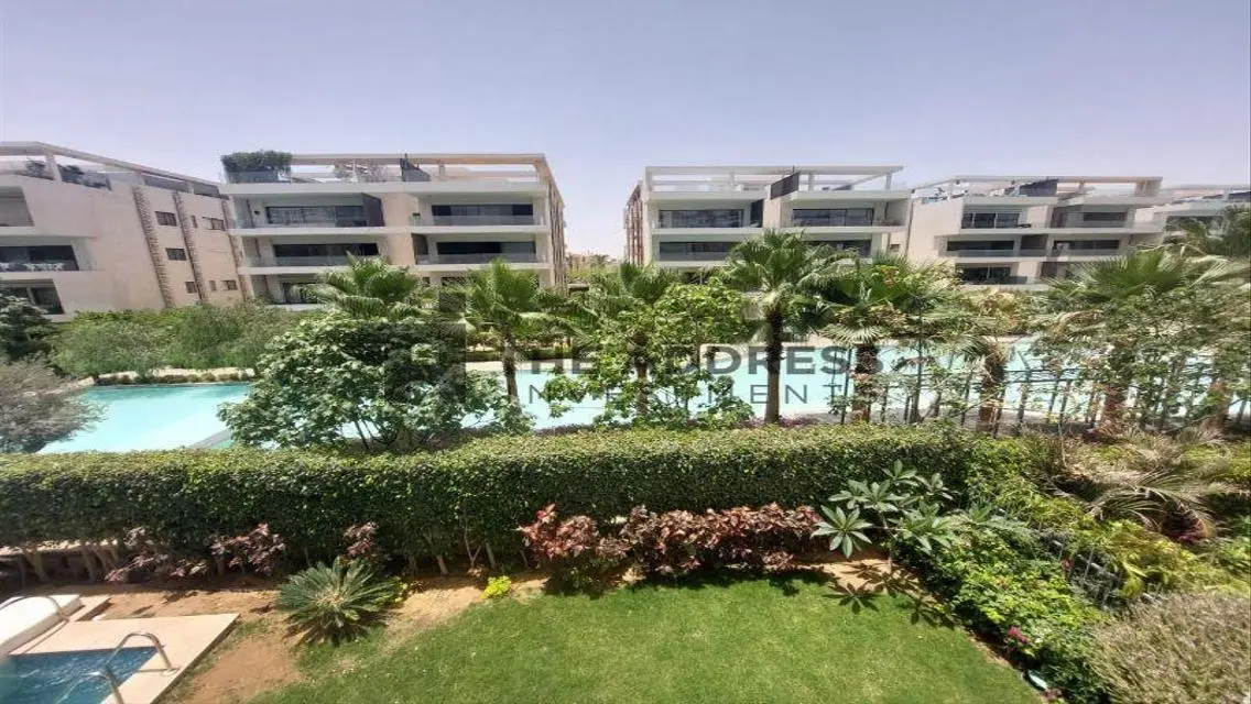 Lake View Apartment