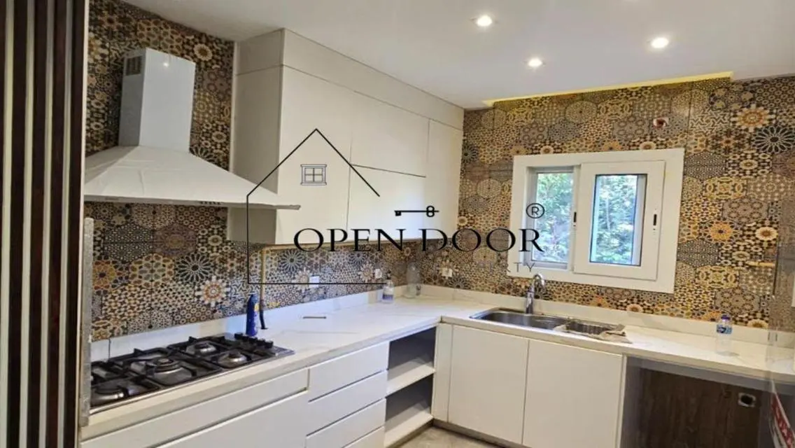Luxury Apartment with Stunning View and Full Amenities