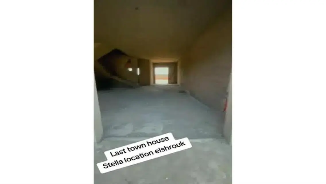 فيلا فاخرة للبيع مع حديقة ومسبح
