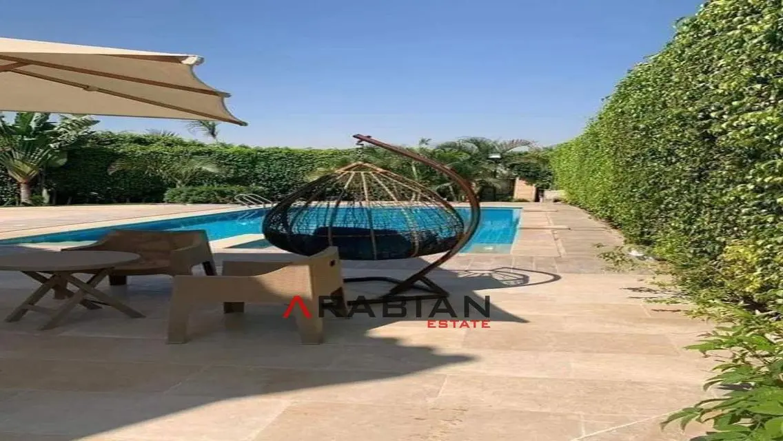 شقة فاخرة للبيع بإطلالة مميزة
