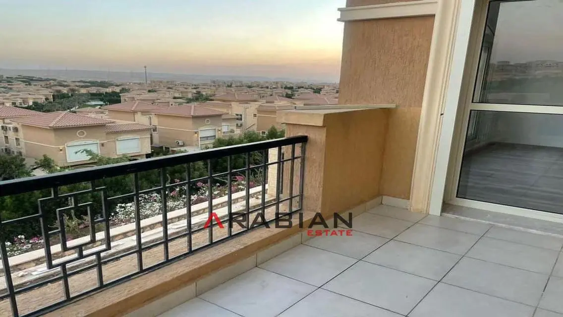 شقة فاخرة للبيع بإطلالة مميزة