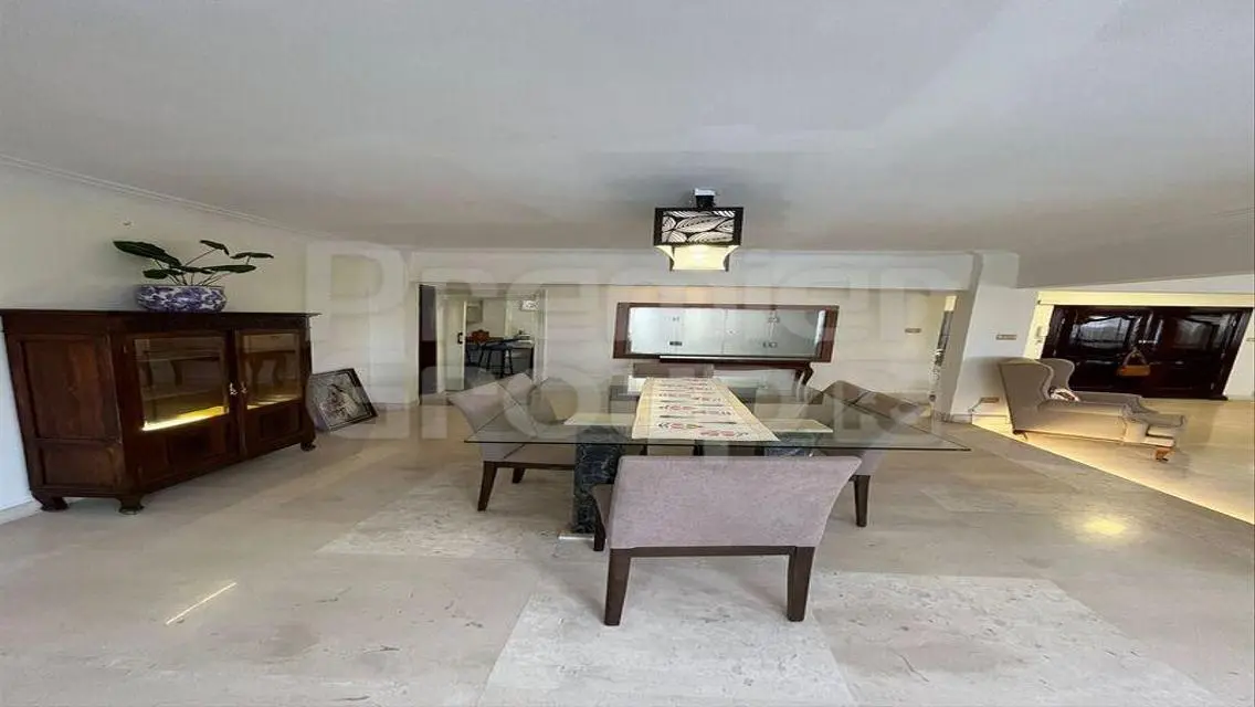 Luxury 4-Bedroom Apartment in Prime Location